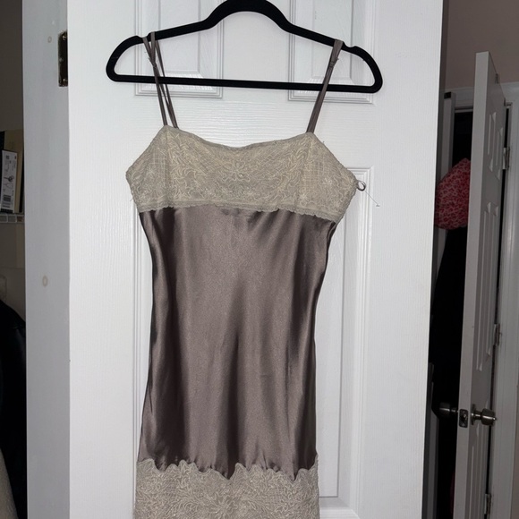 Turning Heads Mini Slip Free People Elegant Lace Trim Satin Chemise - Picture 6 of 8